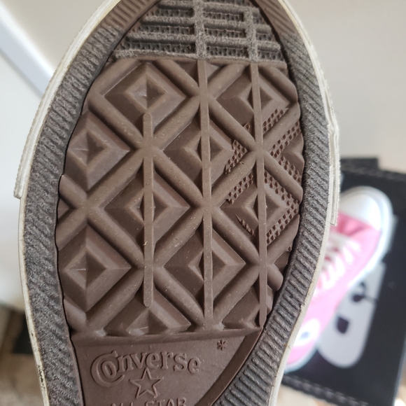Pink Converse - Picture 6 of 6